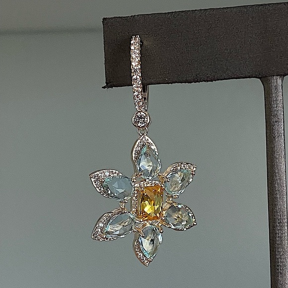 Sayabling Cushion Cut Yellow lab Sapphire Daisy Flower Earrings - Picture 11 of 16